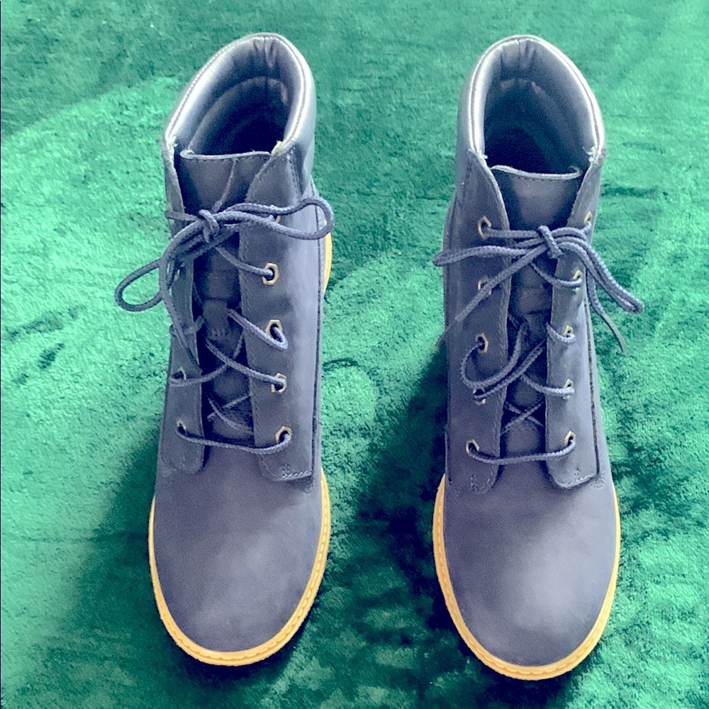 NWOT Timberland Blue (Navy) Wedge Ankle Boots with Durable Rubber Sole.